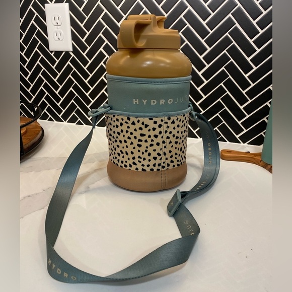 HydroJug Autumn Hazelnut Leopard Print - LIMITED EDITION Black Friday - Picture 1 of 6